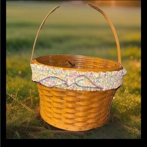 Longaberger collectible Large Easter basket with liner and protector